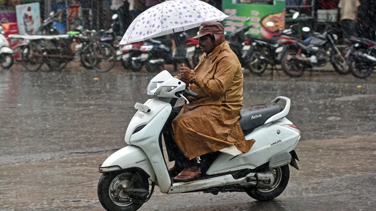 andhra-pradesh-rain-related-incidents-claim-nine-lives-in-vijayawada-guntur-districts-check-imd-forecast